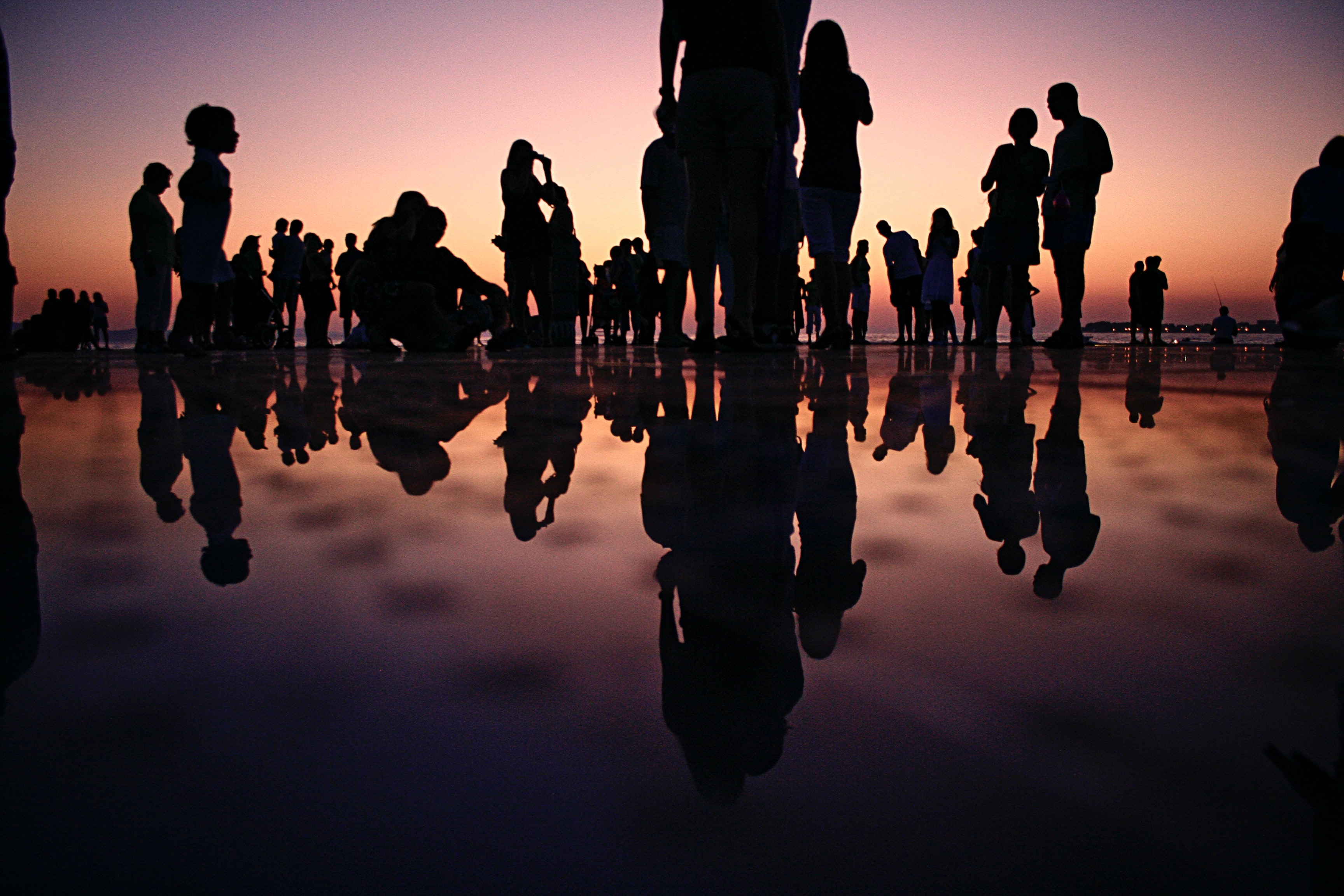 persone tramonto.jpg